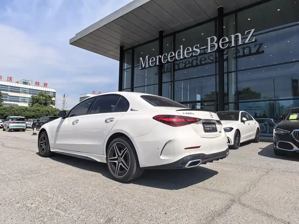 Mercedes-Benz C-Class 2023 — фото 9