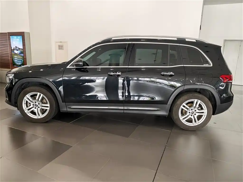 Mercedes-Benz GLB 2023 — фото 2