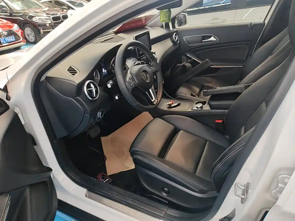 Mercedes-Benz GLA 2016 — фото 15