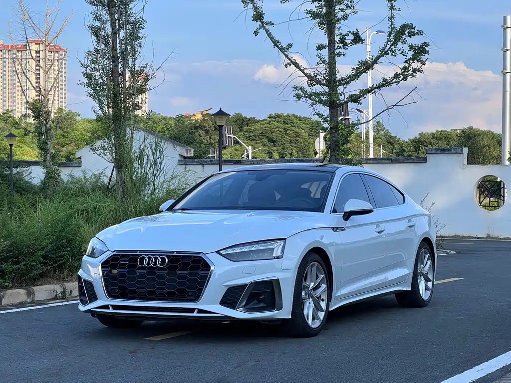 Audi A5 2021 — фото 1