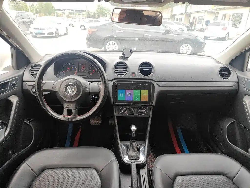 Volkswagen Jetta 2015 — фото 10