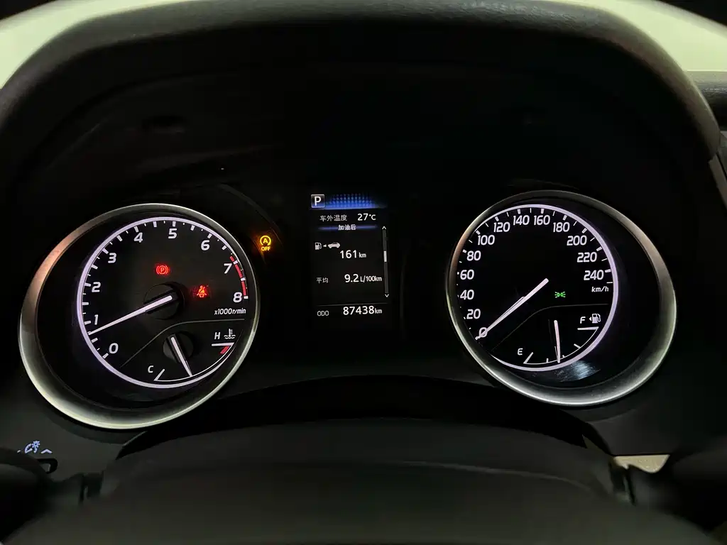 Toyota Camry 2018 — фото 13