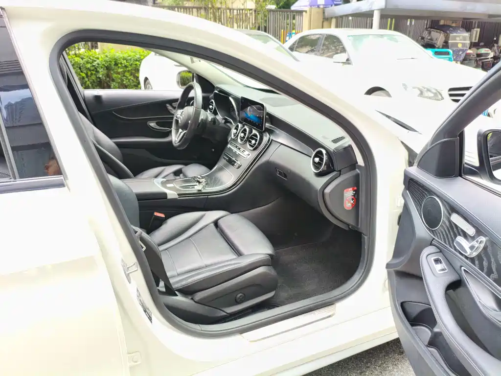 Mercedes-Benz C-Class 2019 — фото 15