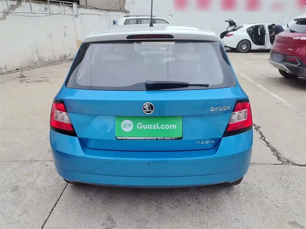 Skoda Fabia 2015 — фото 6