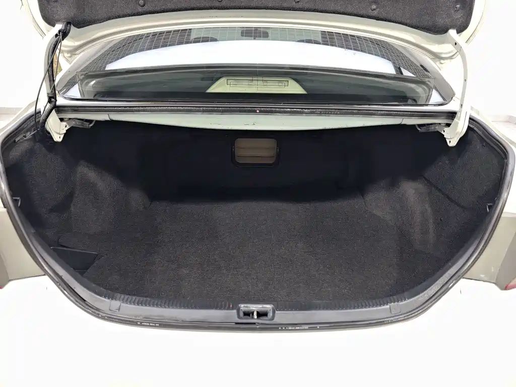 Toyota Camry 2013 — фото 28