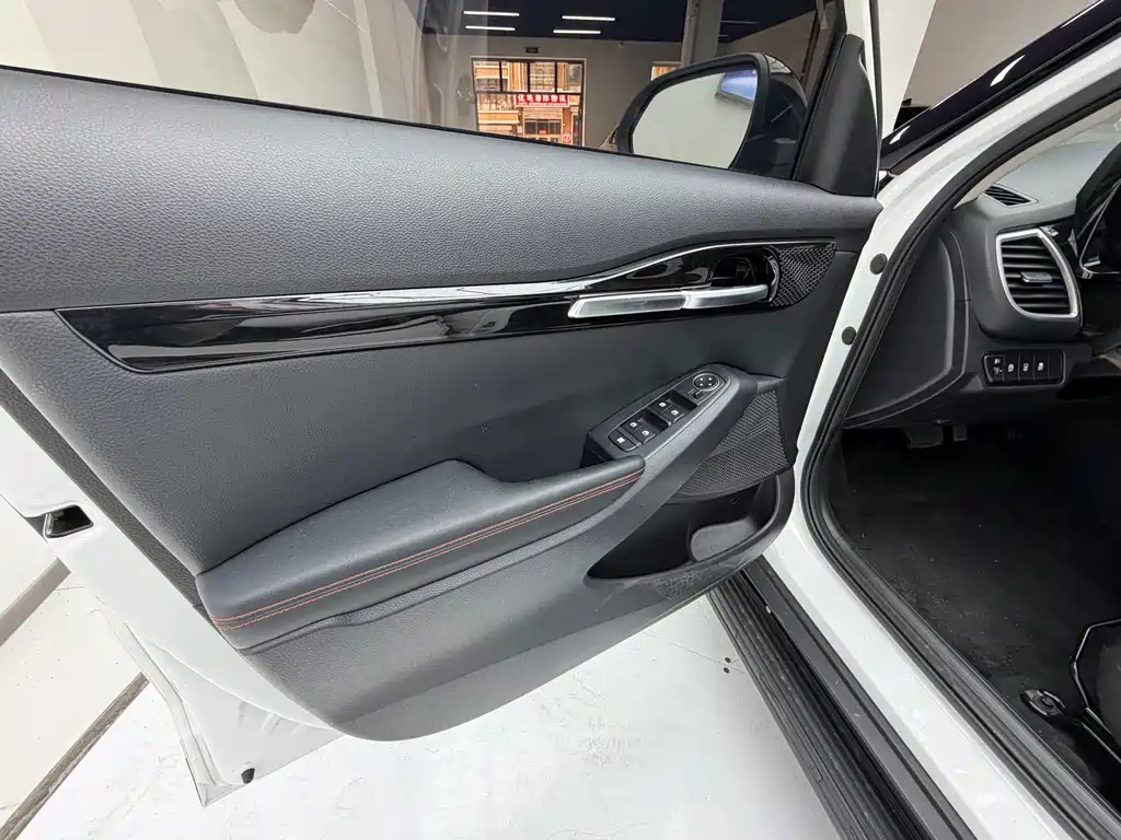 Kia KX3 2022 — фото 10