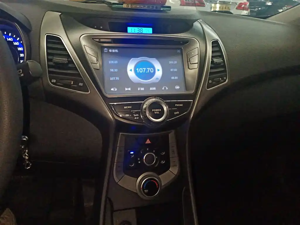 Hyundai Elantra Langdong 2015 — фото 13