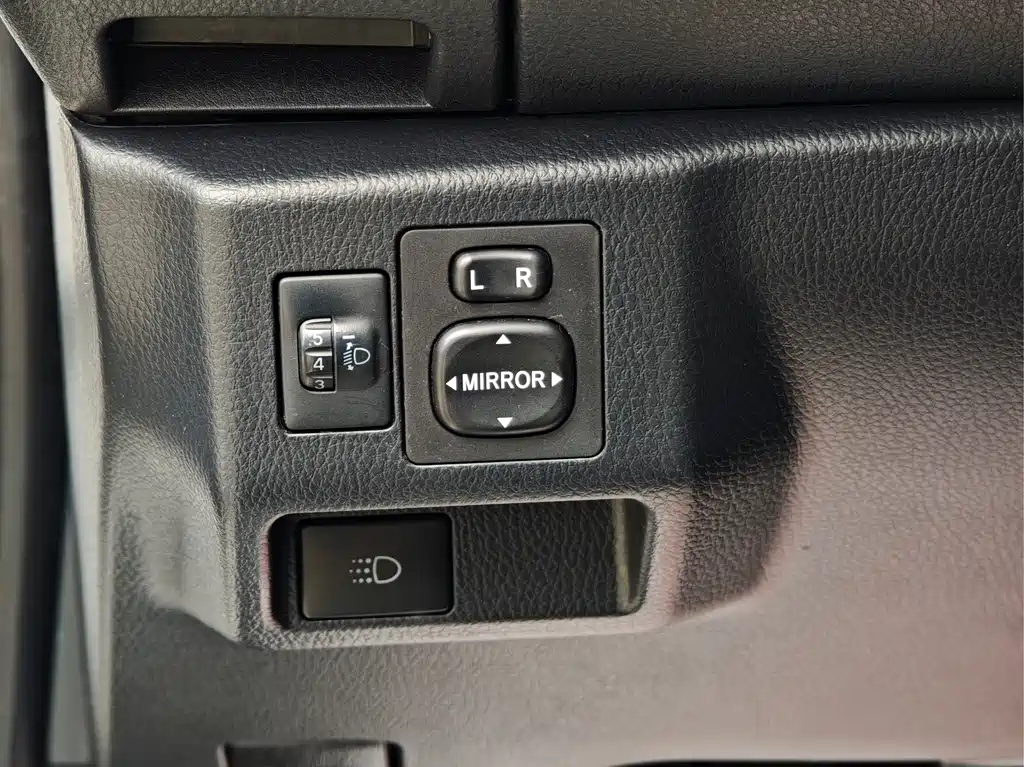 Toyota Yaris L 2019 — фото 15