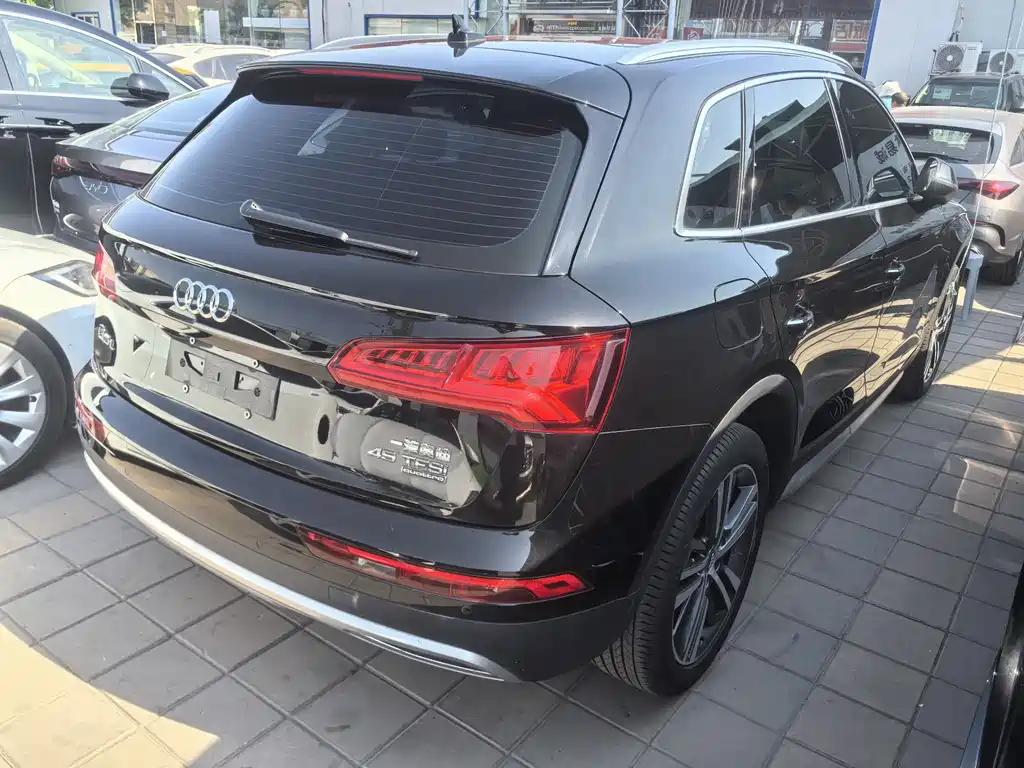 Audi Q5L 2019 — фото 5