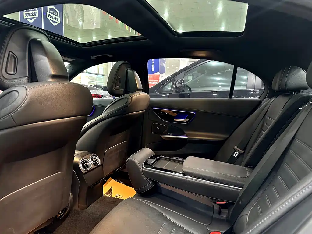 Mercedes-Benz C-Class 2023 — фото 17