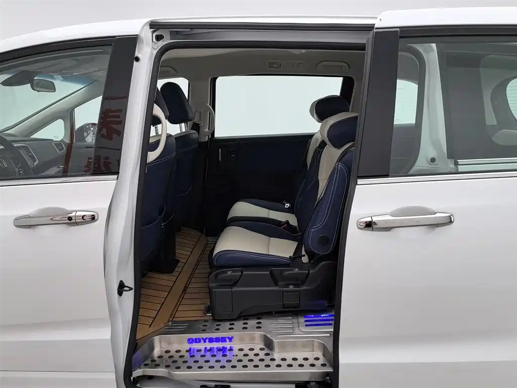 Honda Odyssey 2021 — фото 15