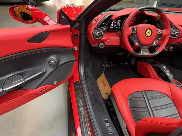 Ferrari 488 2016