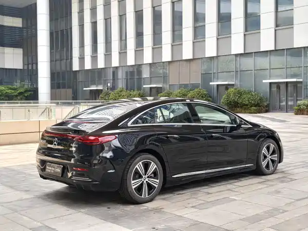 Mercedes-Benz EQE 2025