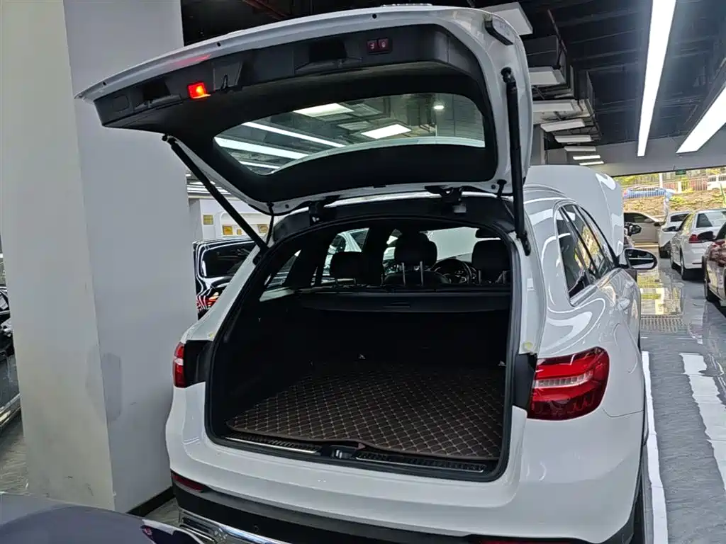 Mercedes-Benz GLC 2017 — фото 19