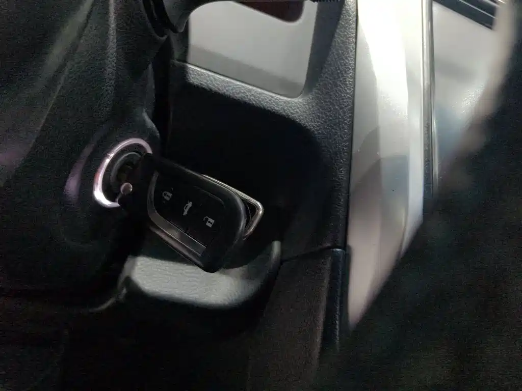 Toyota Camry 2017 — фото 17