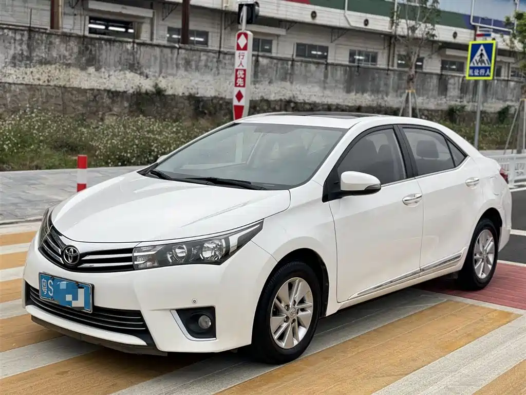 Toyota Corolla 2017 — фото 1