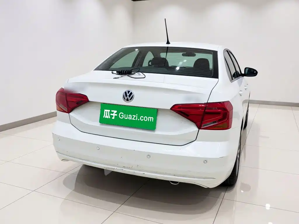 Volkswagen Jetta 2017 — фото 5
