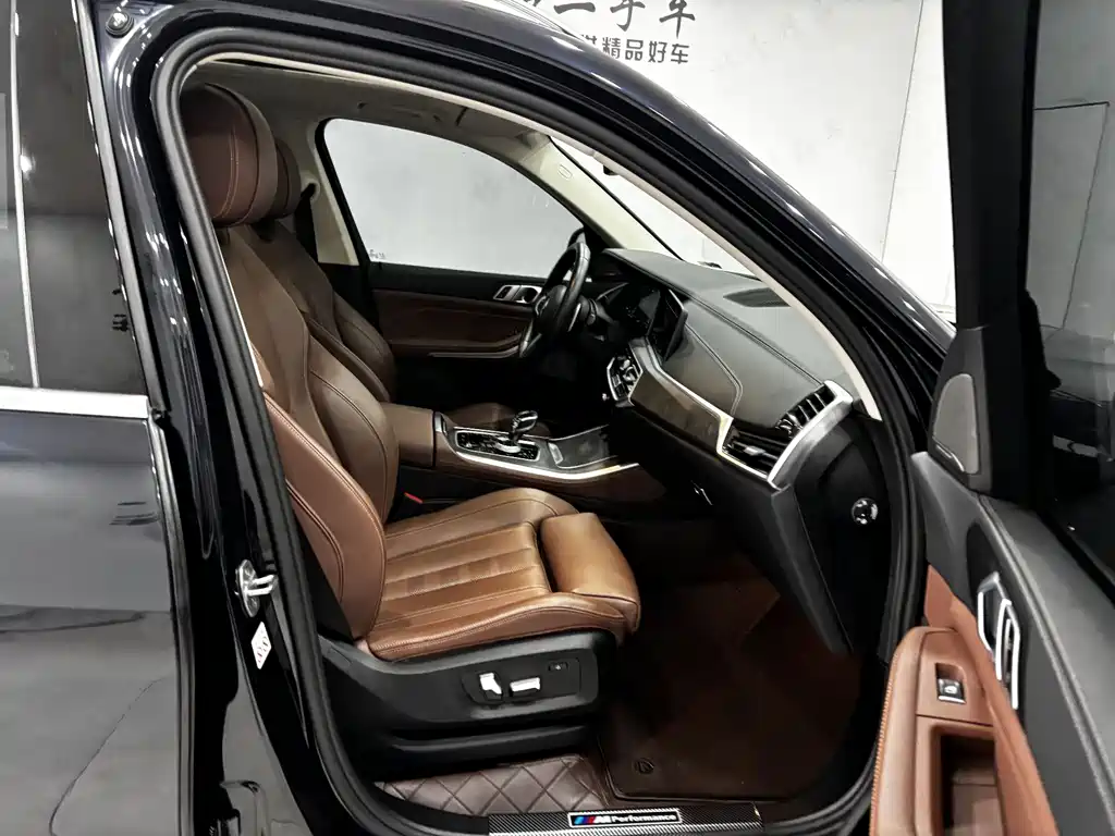 BMW X5 New Energy 2020 — фото 28