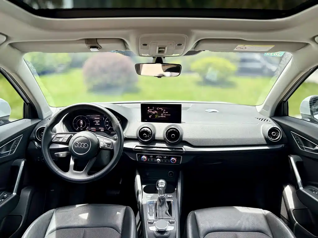 Audi Q2L E-Tron 2020