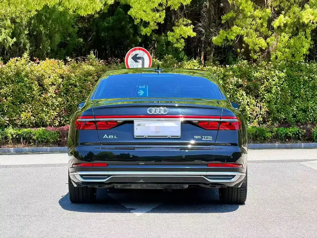 Audi A8 2020 — фото 8