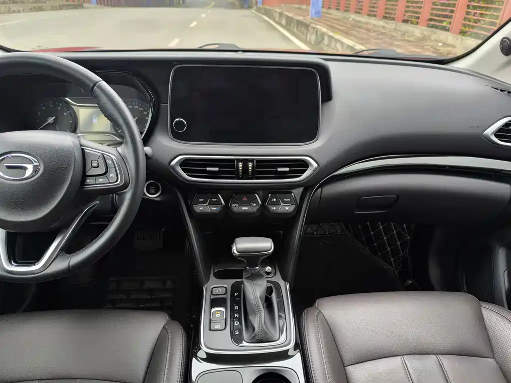 GAC Trumpchi GS4 2018 — фото 15