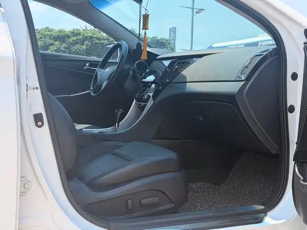 Hyundai Sonata 2013