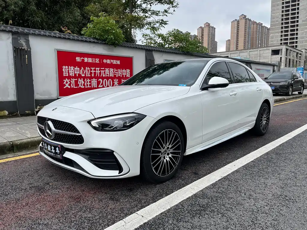 Mercedes-Benz C-Class 2025 — фото 1