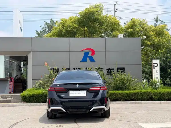 BMW i5 2025