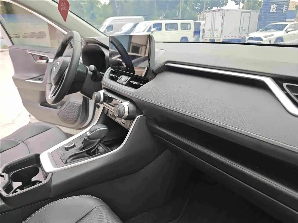 Toyota Wildlander 2023 — фото 12
