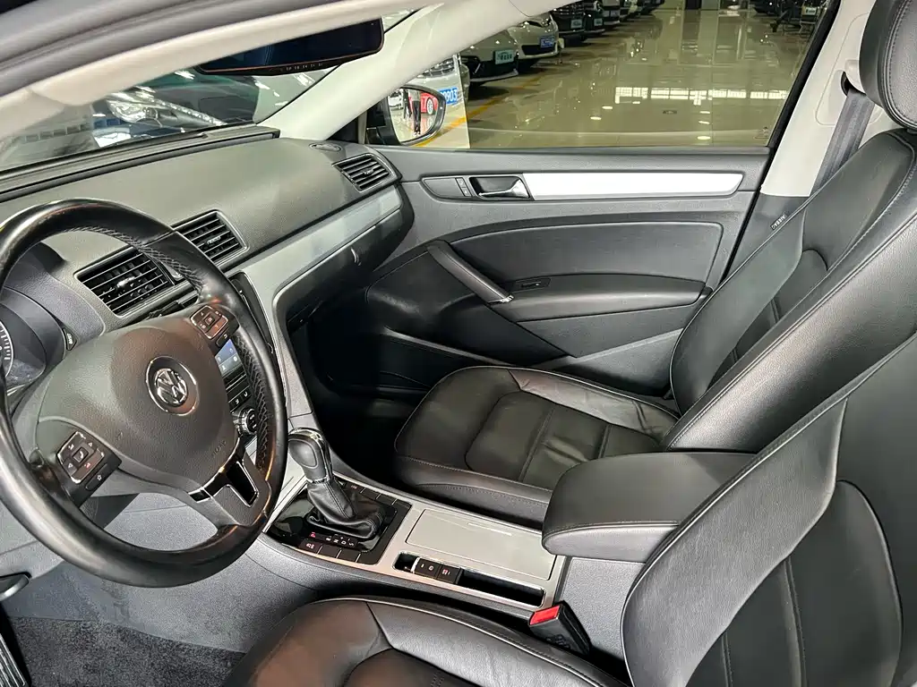 Volkswagen Passat 2015 — фото 16