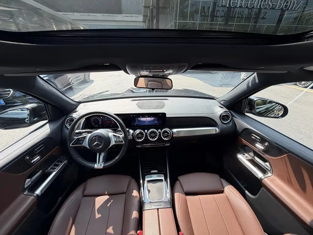 Mercedes-Benz GLB 2025 — фото 13
