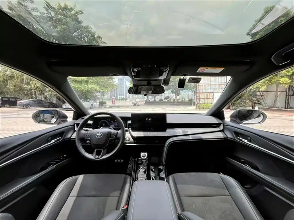 Toyota Camry 2024 — фото 16