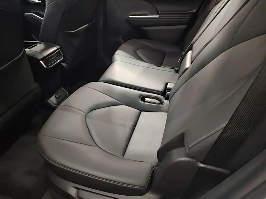 Toyota Highlander 2022 — фото 17