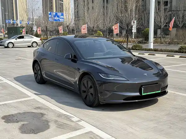 Tesla Model 3 2023