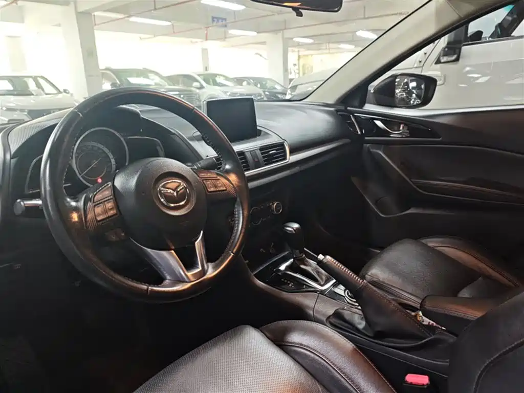 Mazda 3 Axela 2015 — фото 18