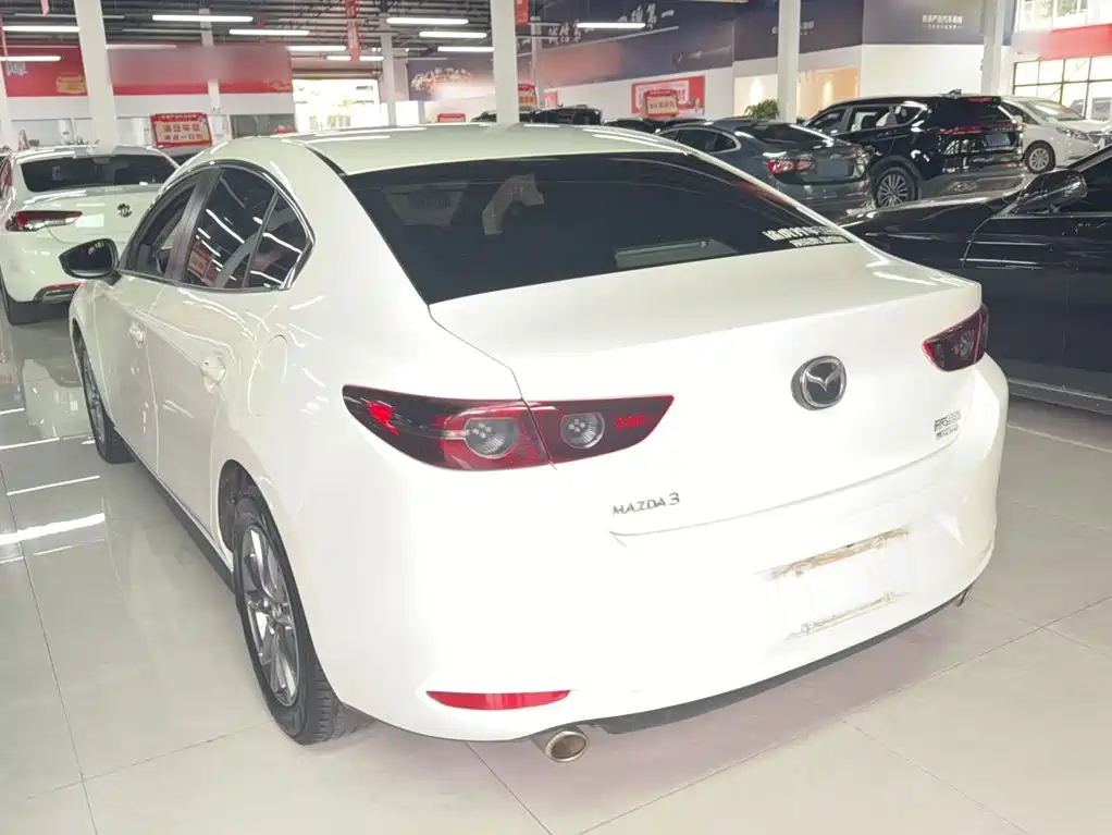 Mazda 3 Axela 2022