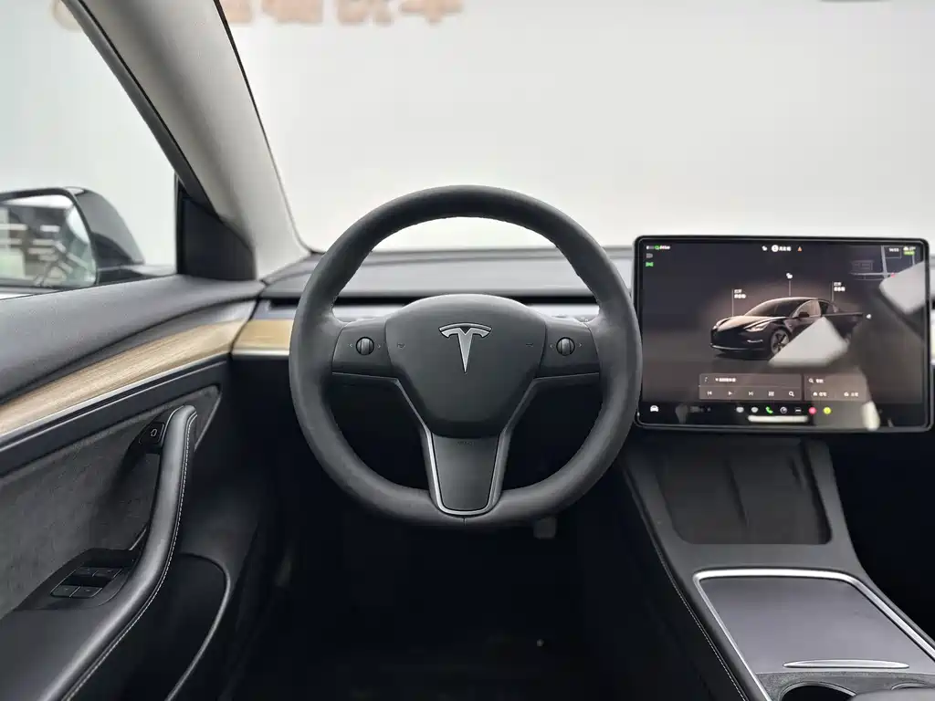 Tesla Model 3 2023 — фото 11