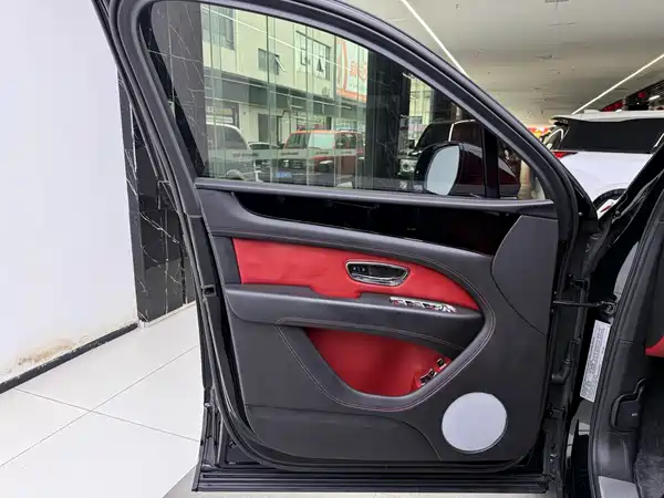 Bentley Bentayga 2023