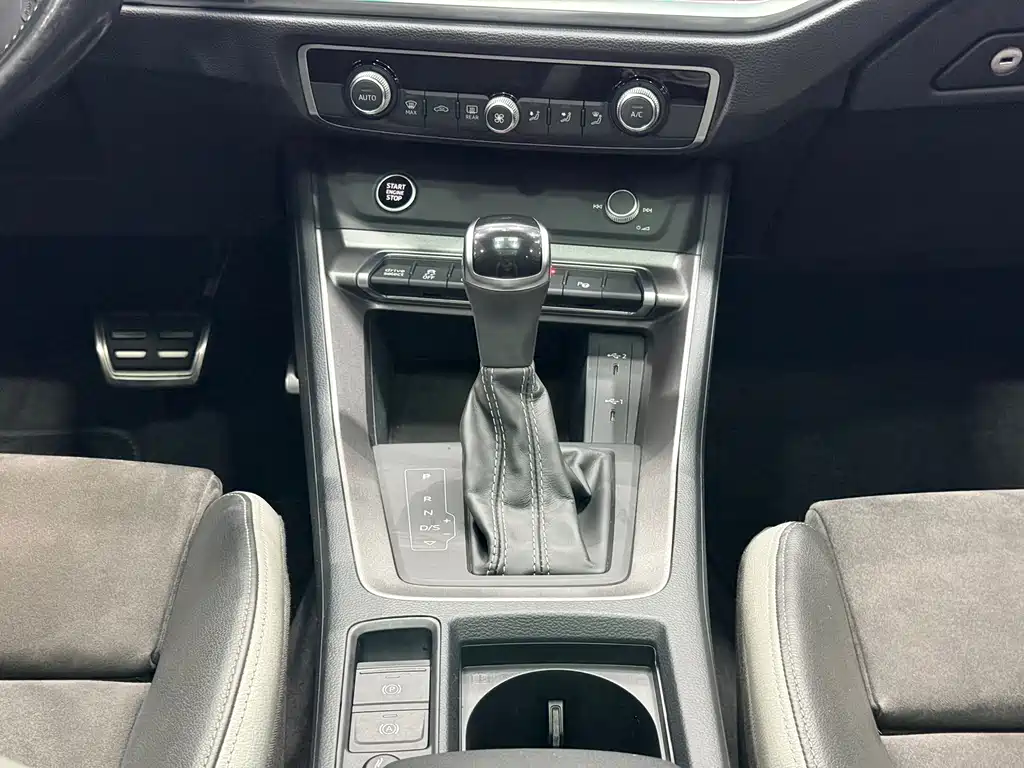 Audi Q3 2021 — фото 14