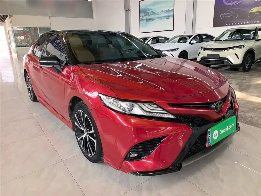 Toyota Camry 2018 — фото 4
