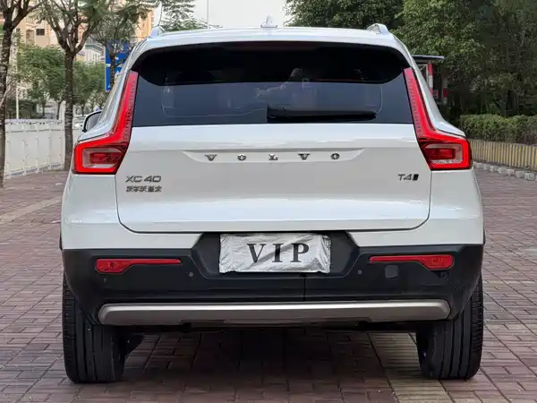 Volvo XC40 2021