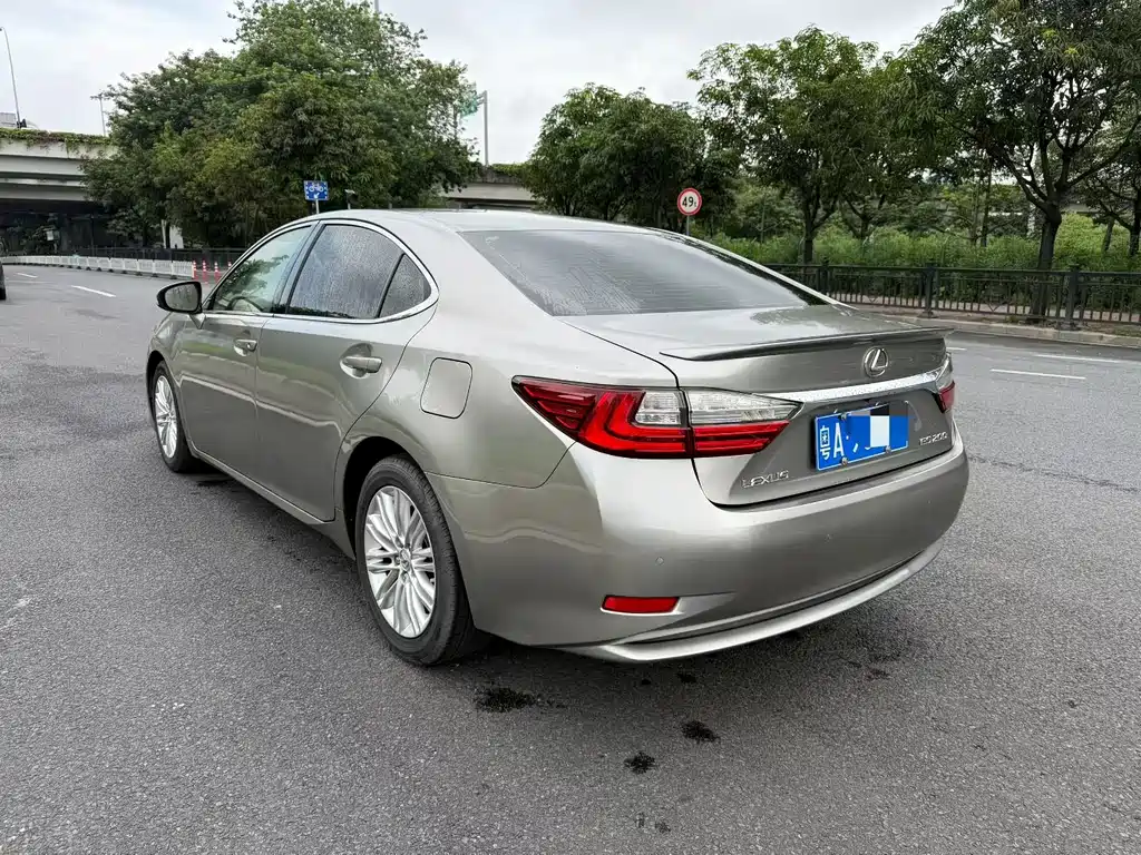 Lexus ES 2017 — фото 5