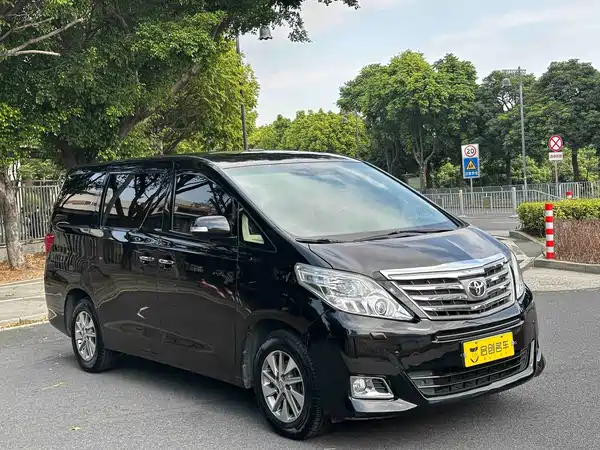 Toyota Alphard 2012