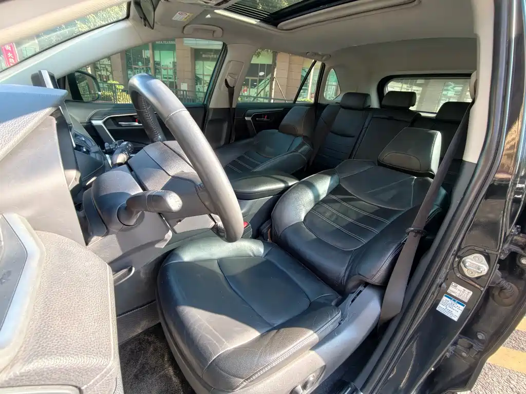 Toyota RAV4 2022 — фото 15