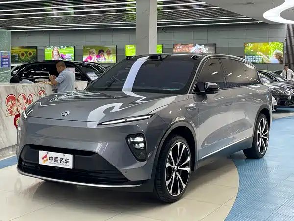 NIO ES8 2025