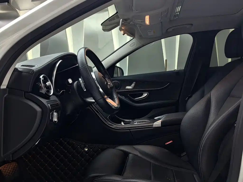 Mercedes-Benz C-Class 2020