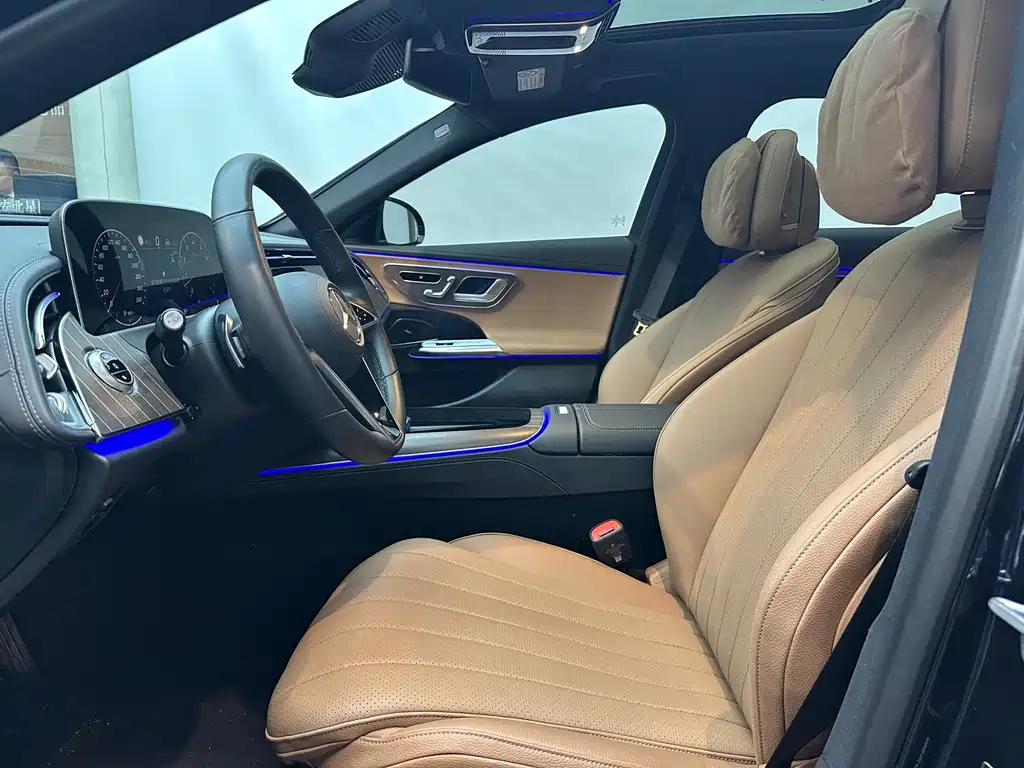 Mercedes-Benz E-Class 2024 — фото 14