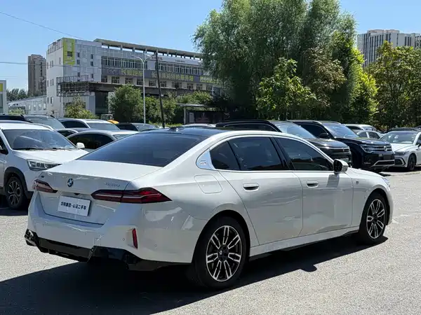 BMW 5 Series 2025