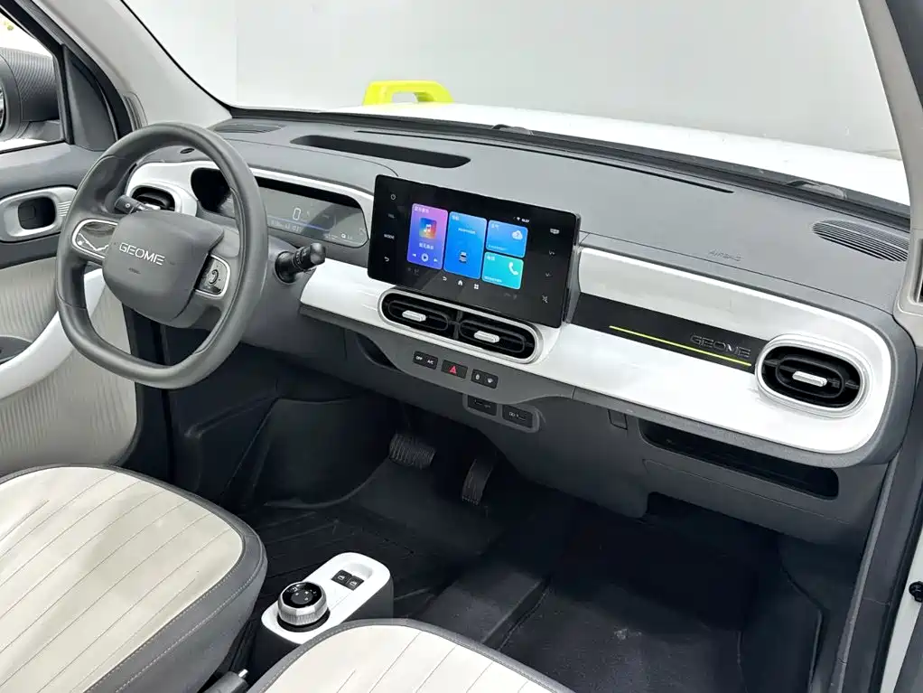 Geely Galaxy Panda 2025 — фото 14