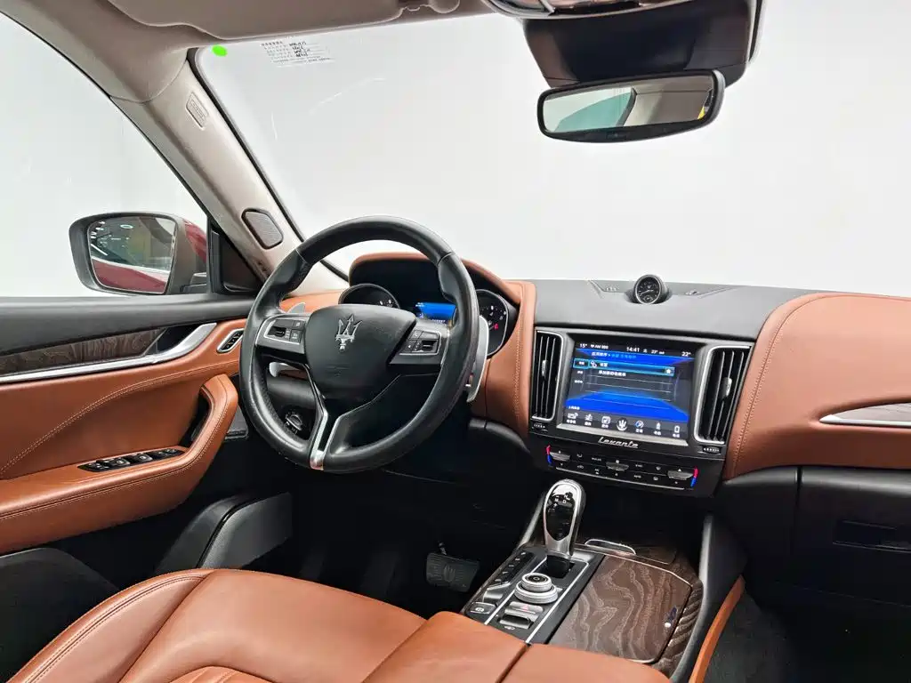 Maserati Levante 2018 — фото 27